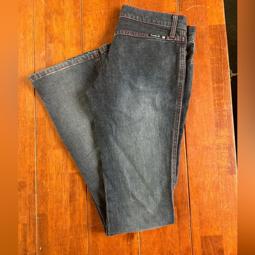 Y2K style lowrise jeans